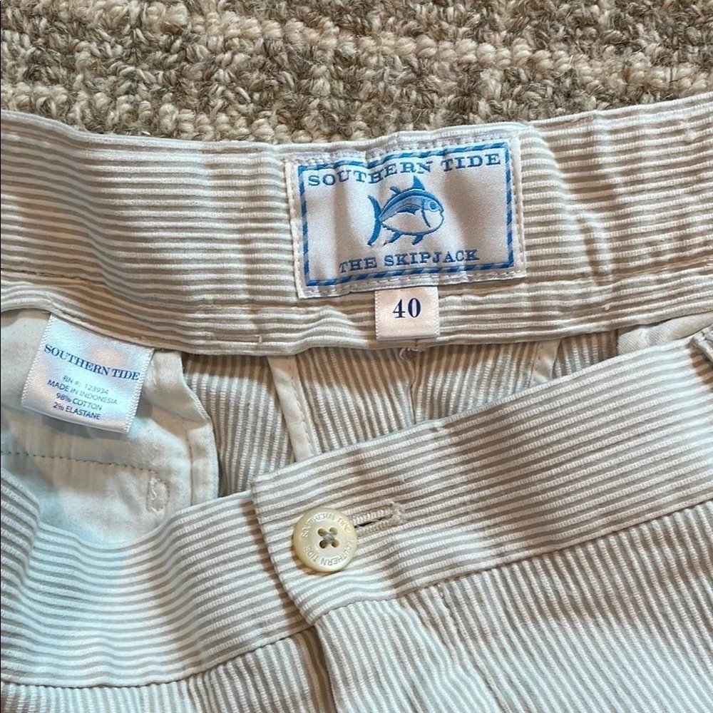 Men’s Southern Tide Flat Front Seersucker Corded Striped Beige Shorts
